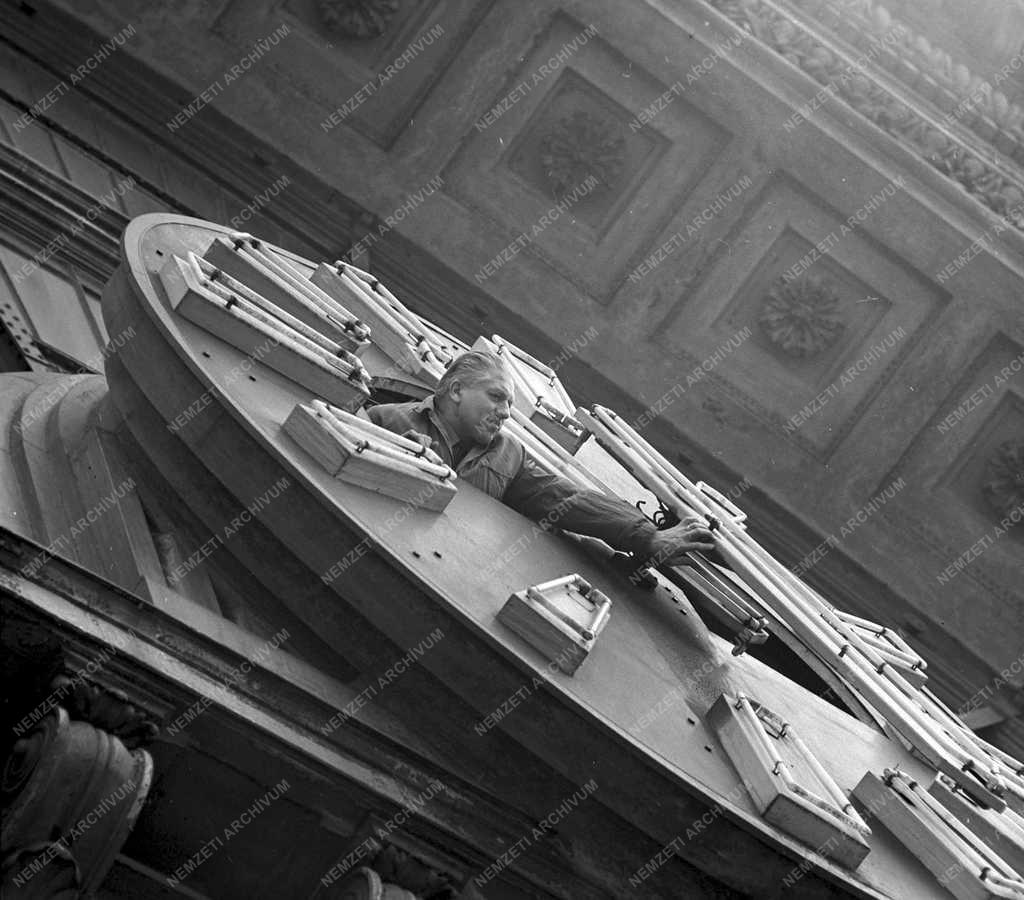 Érdekesség - Az utolsó toronyóra-javító