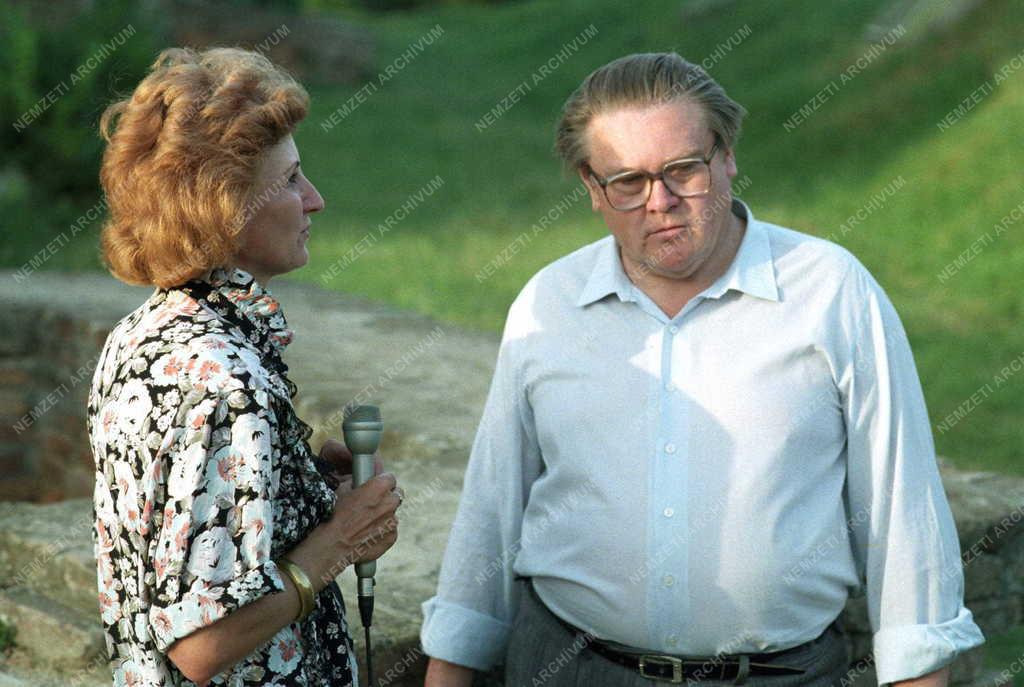 Színház - Csurka István: Megmaradni - Bemutató Gyulán