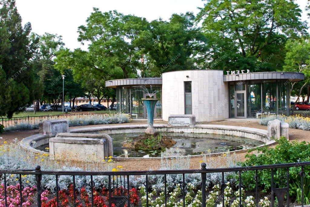Épület - Budapest - A Szent István Forrás épülete