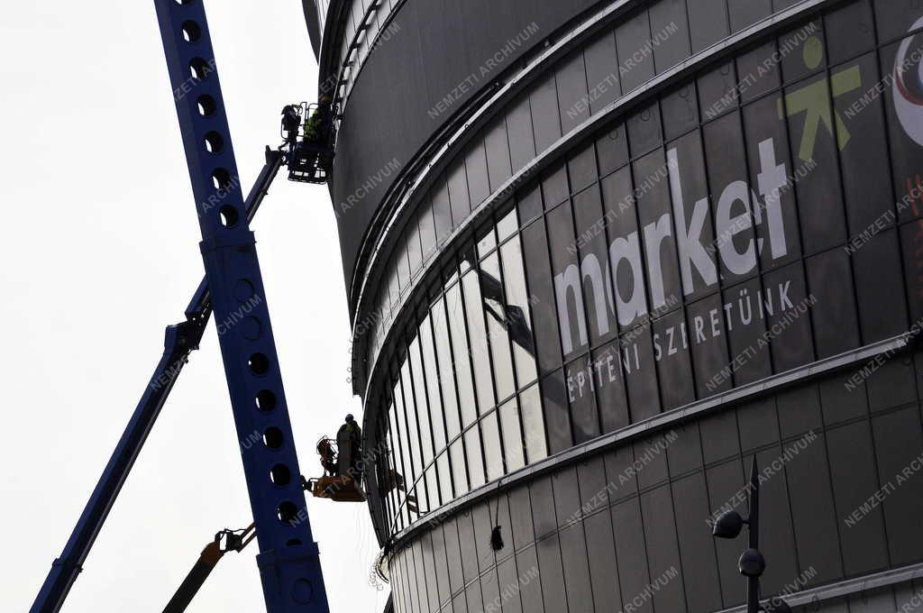 Településfejlesztés - Budapest - Befejezés előtt a Multifunkcionális Sportcsarnok