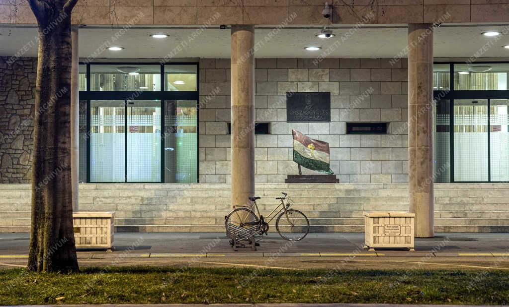 Épületfotó - Budapest - Országgyűlés Irodaháza 