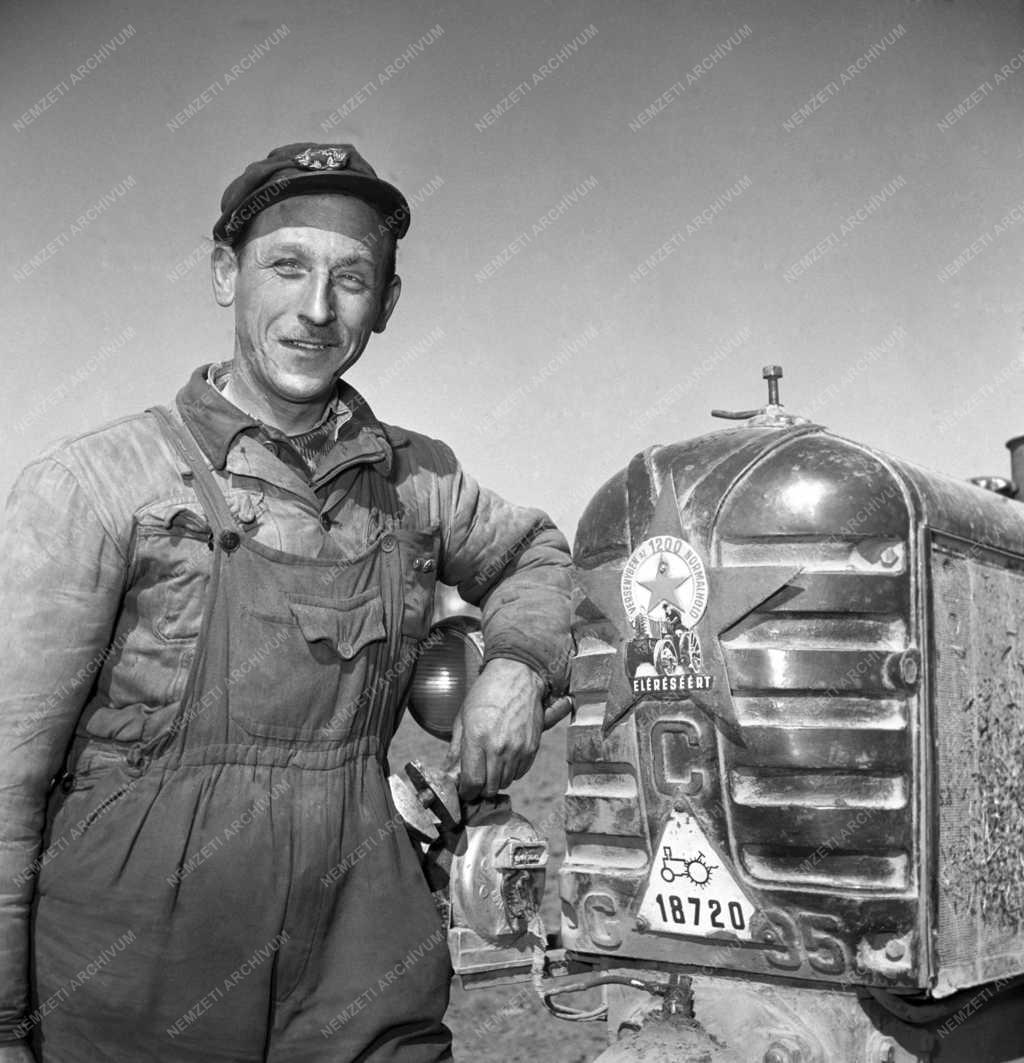 Mezőgazdaság - Foglalkozás - Traktorszerelő