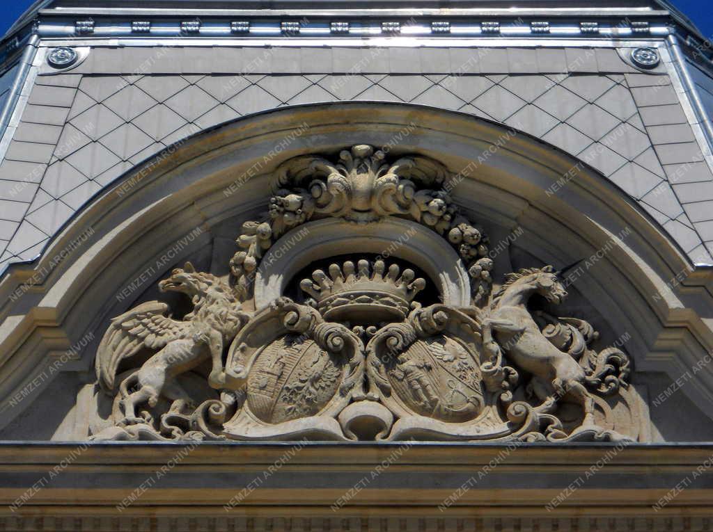 Épület - Budapest - A Podmaniczky-kastély épületdísze