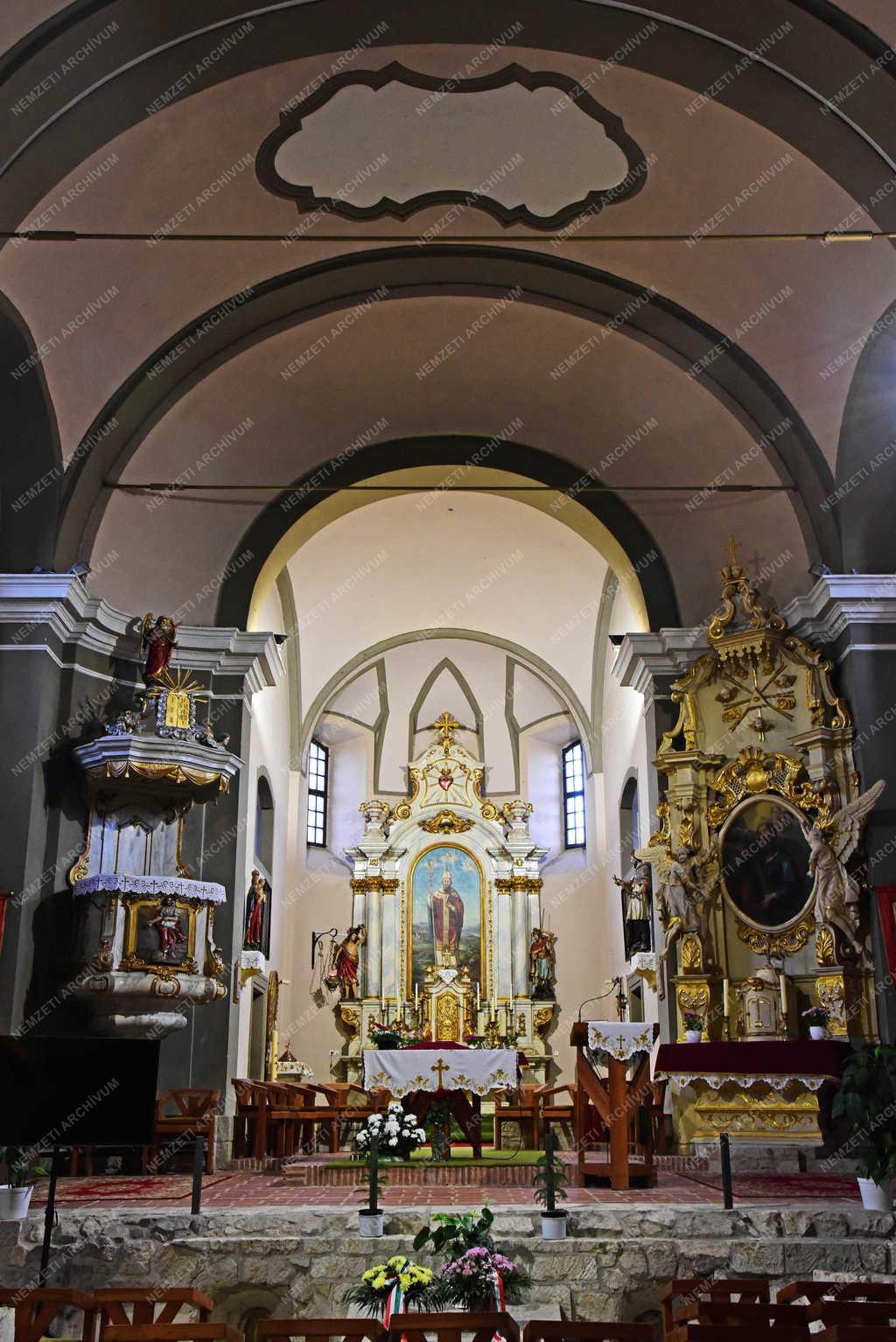 Egyház - Feldebrő - Szent Márton-templom és altemplom