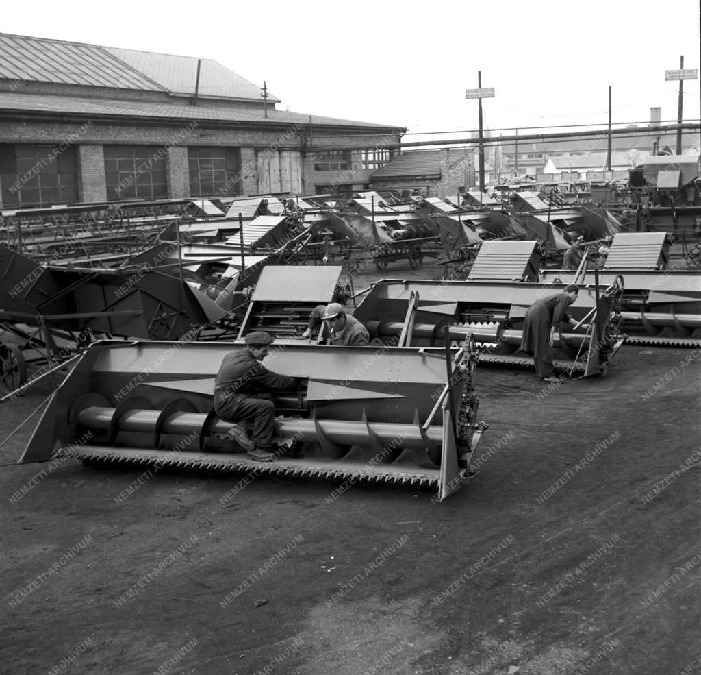 Ipar - Első Magyar Gazdasági Gépgyár 