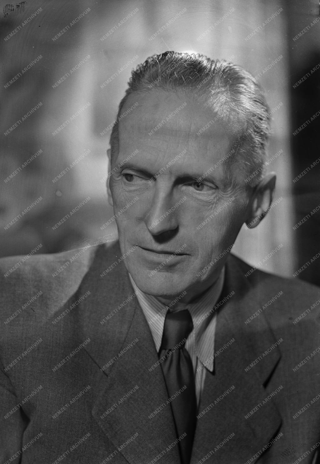 Kultúra - Ferenczy Béni szobrászművész