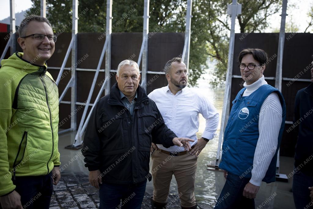 Árvíz - Orbán Viktor Nagymaroson
