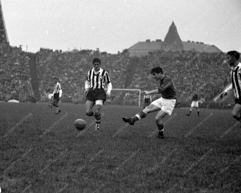 Sport - Labdarúgás - Bp. Honvéd, Bp. Kinizsi vegyes-Botafogo mérkőzés