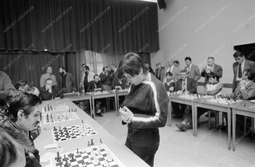 Sport - Sakk – Polgár Zsuzsa szimultánja