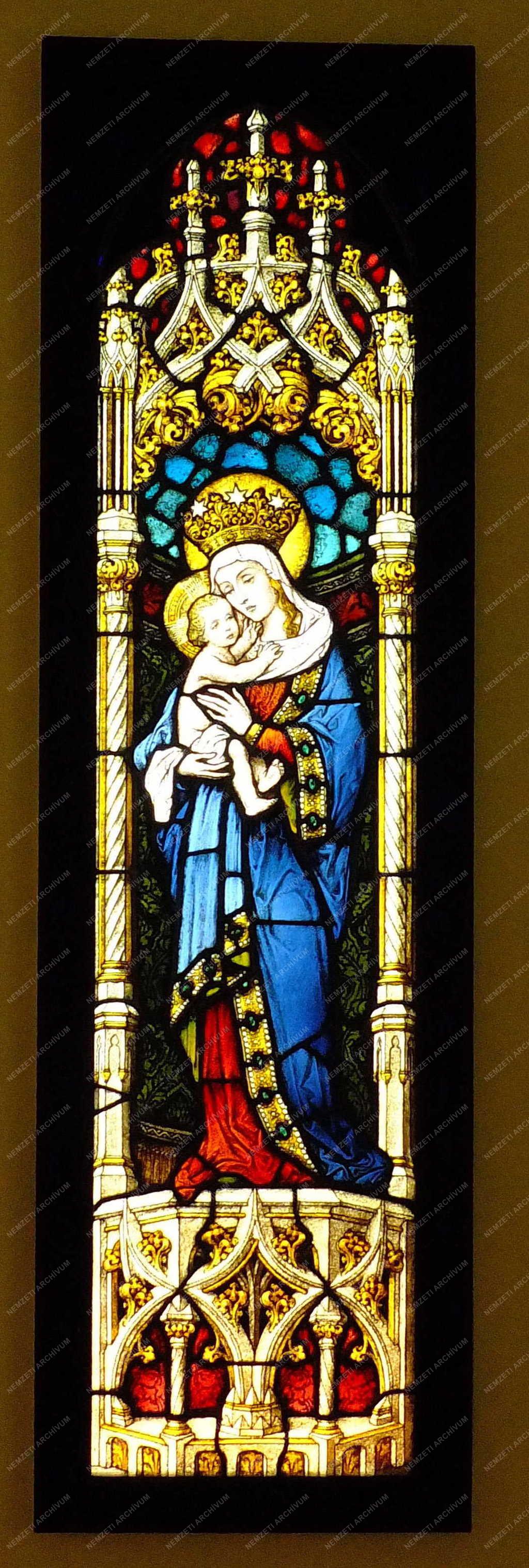 Műalkotás - Budapest - Mária gyermekével, Jézussal című üvegfestmény