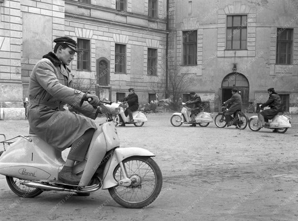 Oktatás - Politechnikai oktatás a szegedi Radnóti Gimnáziumban