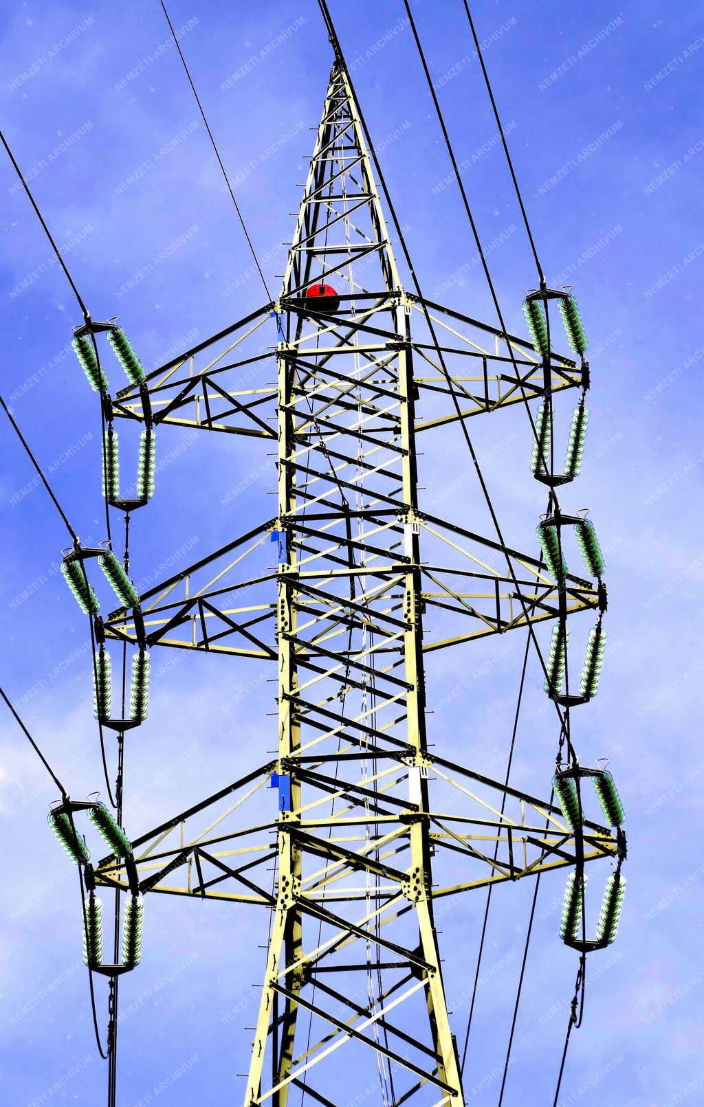 Energia - Villamos távvezeték tartóoszlopa Nagytétényben
