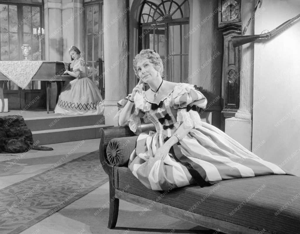 Kultúra - Színház - Mészöly Dezső: Éva lánya 