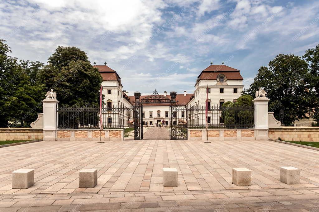 Városkép - Pápa - Esterházy-kastély