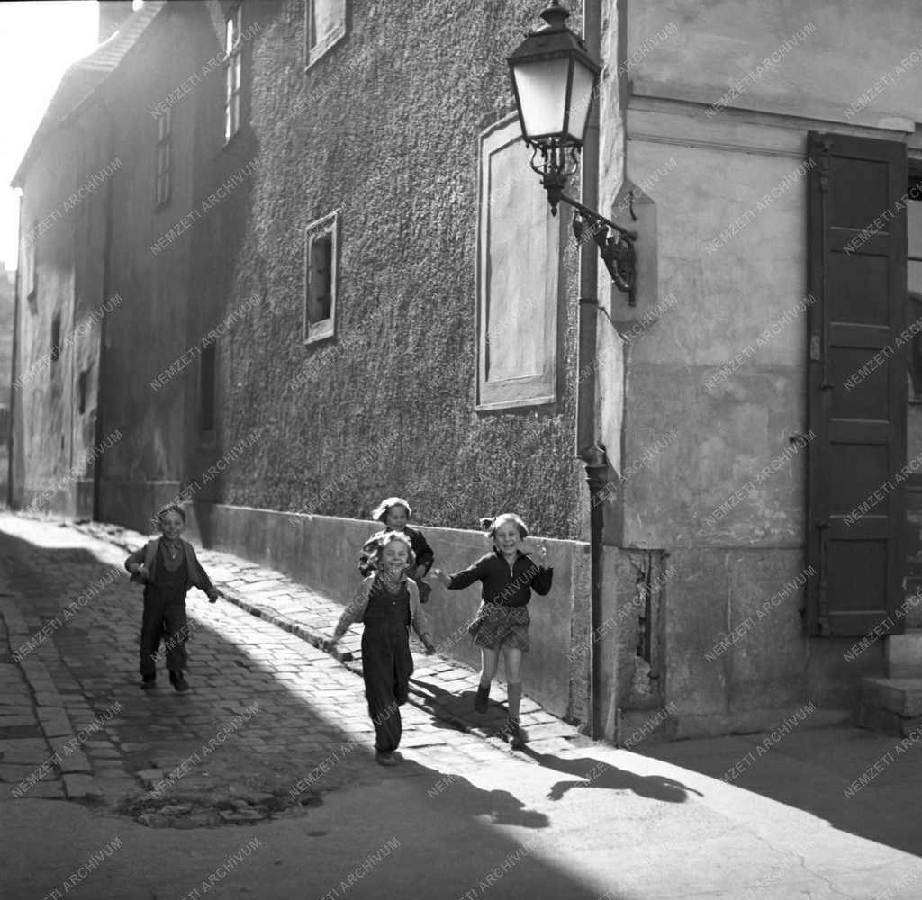 Budapest album - Életkép a budai Várban