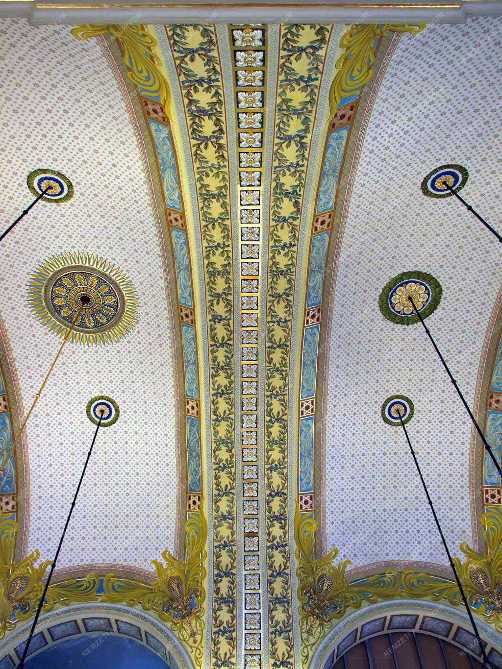 Egyházi épület - Budapest - Az óbudai műemlék zsinagóga