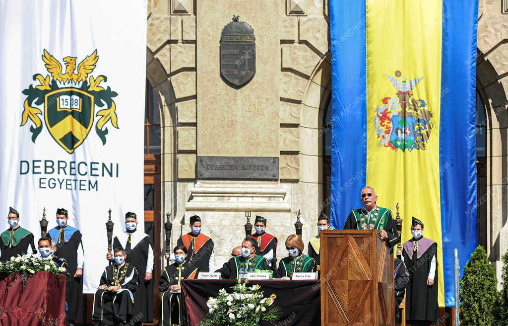 Felsőoktatás - Debrecen - Rendhagyó évnyitó a Debreceni Egyetemen