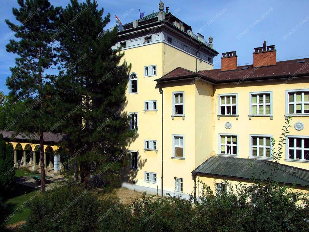 Tudomány - Tihany - Balatoni Limnológiai Intézet épülete