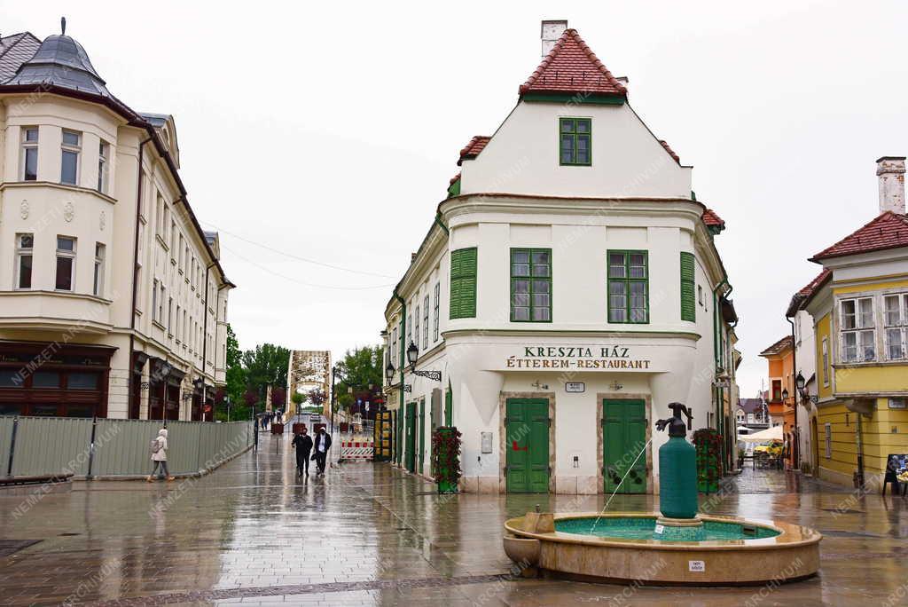 Városkép - Győr - Jedlik-csobogó a Gutenberg téren