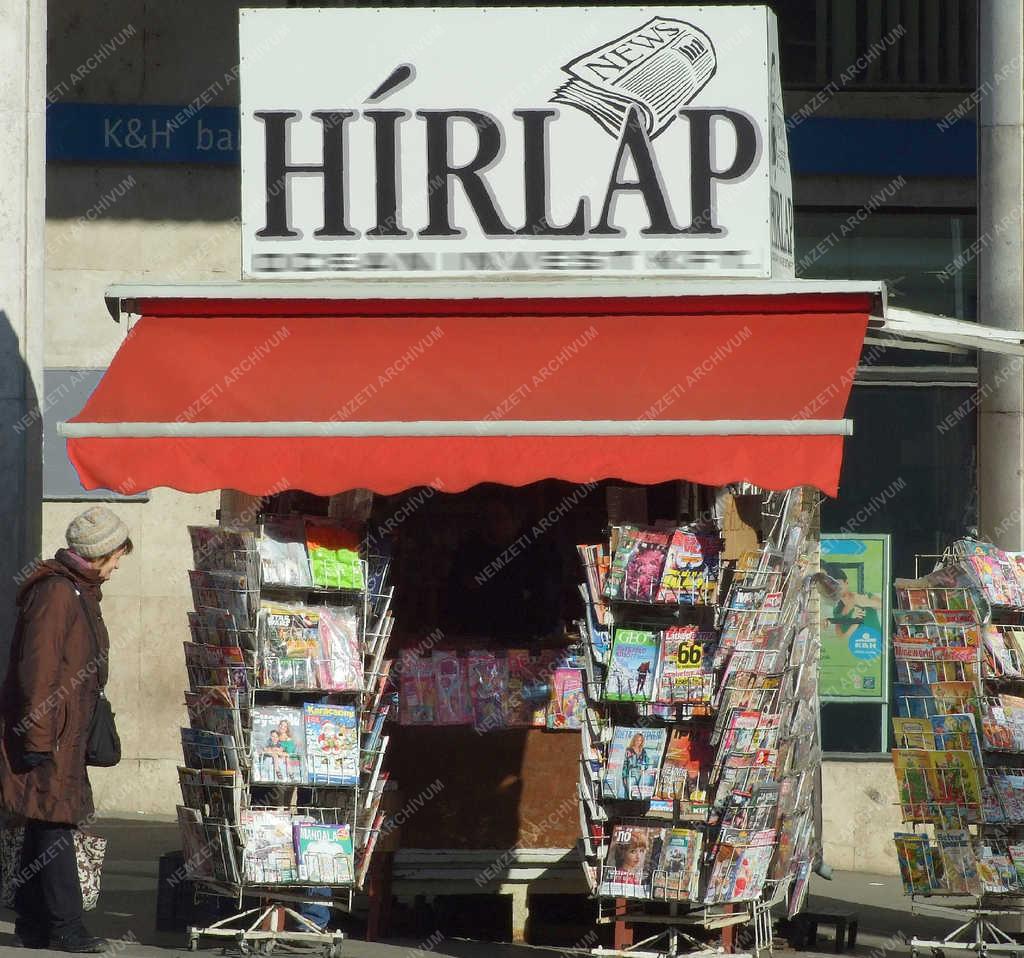 Média - Budapest - Hírlapárus utcai standja