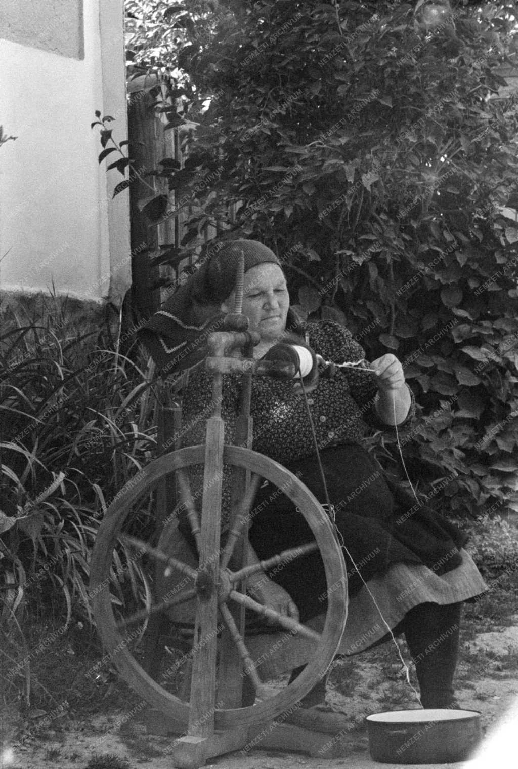 Életmód - Házimunka - Fonás