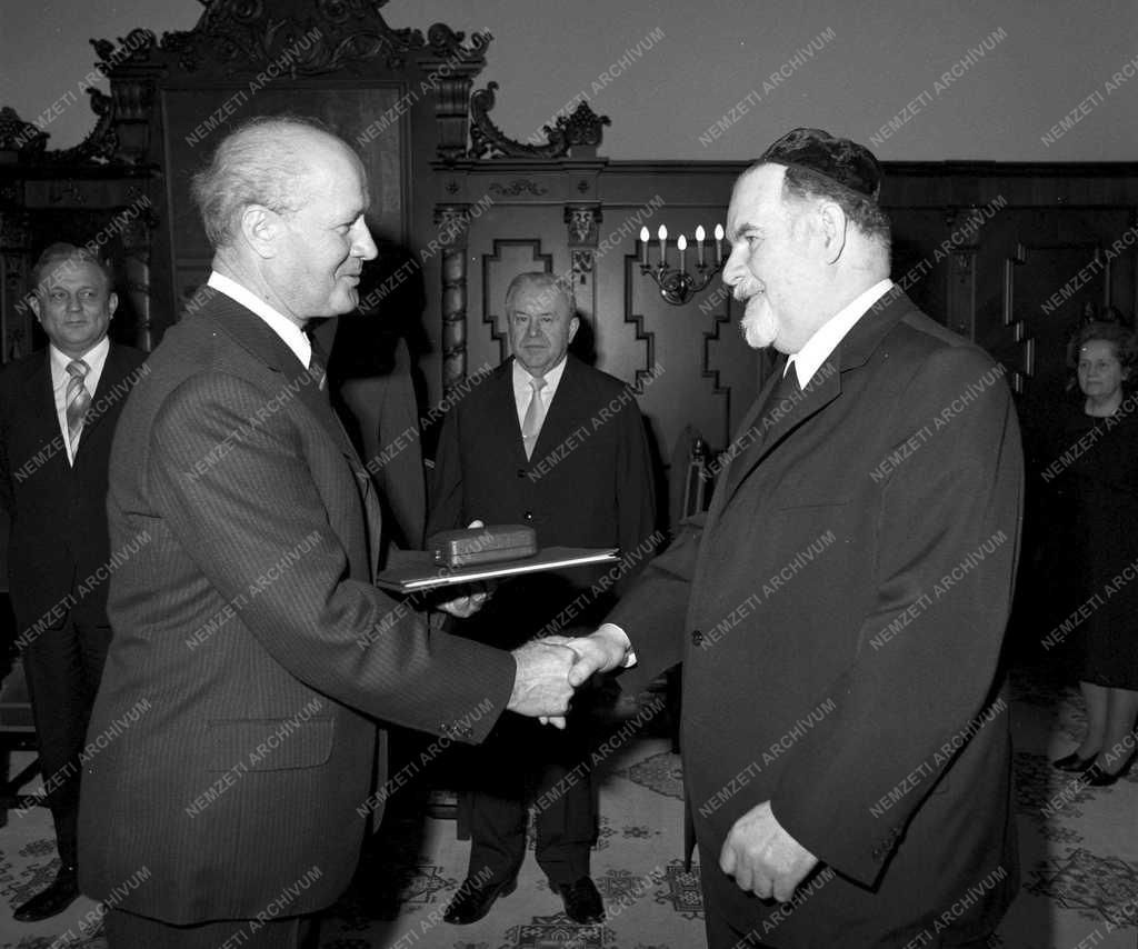 Belpolitika - Egyház - Salgó László főrabbi kitüntetése