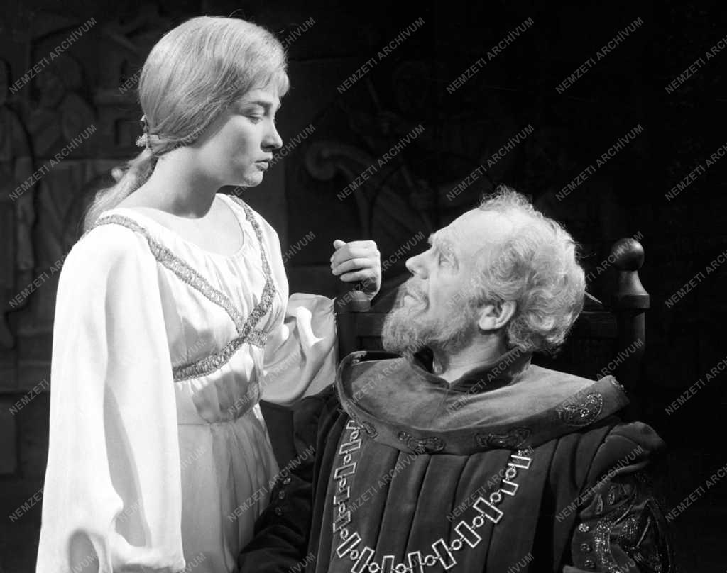 Színház - Hamlet a Madách Színházban