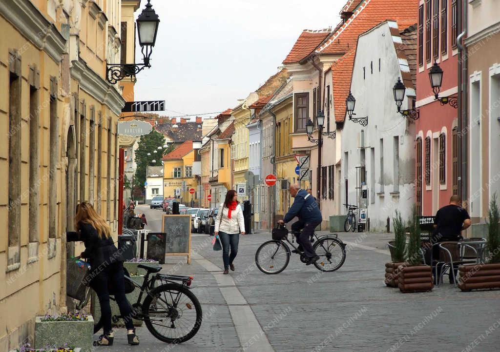 Városkép - Győr - Az Apáca utca részlete