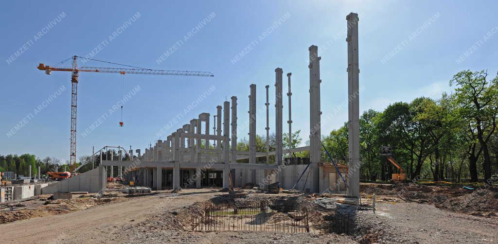 Sportlétesítmény - Debrecen - Épül a Nagyerdei Stadion 