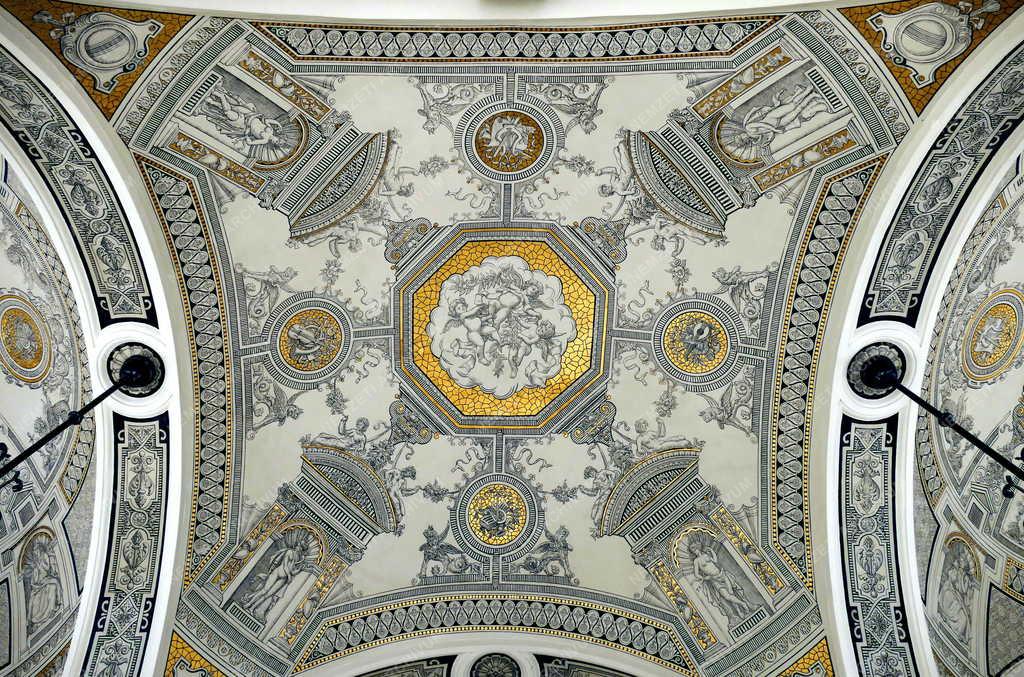 Műemlék - Budapest - Magyar Állami Operaház felújított épülete