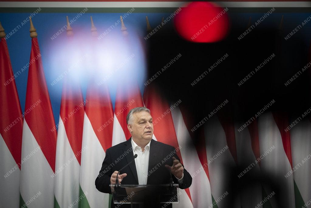 Orbán Viktor a misszióvezetői értekezleten