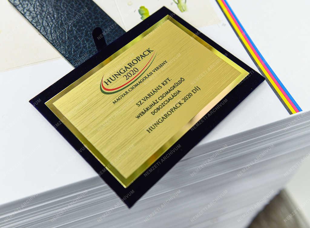 Könnyűipar - Debrecen - A csomagolástechnika szakmai elismerése