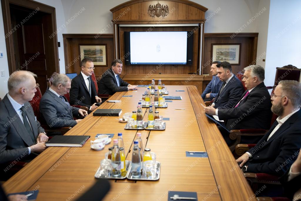 Orbán Viktor összehívta a Védelmi Tanácsot 