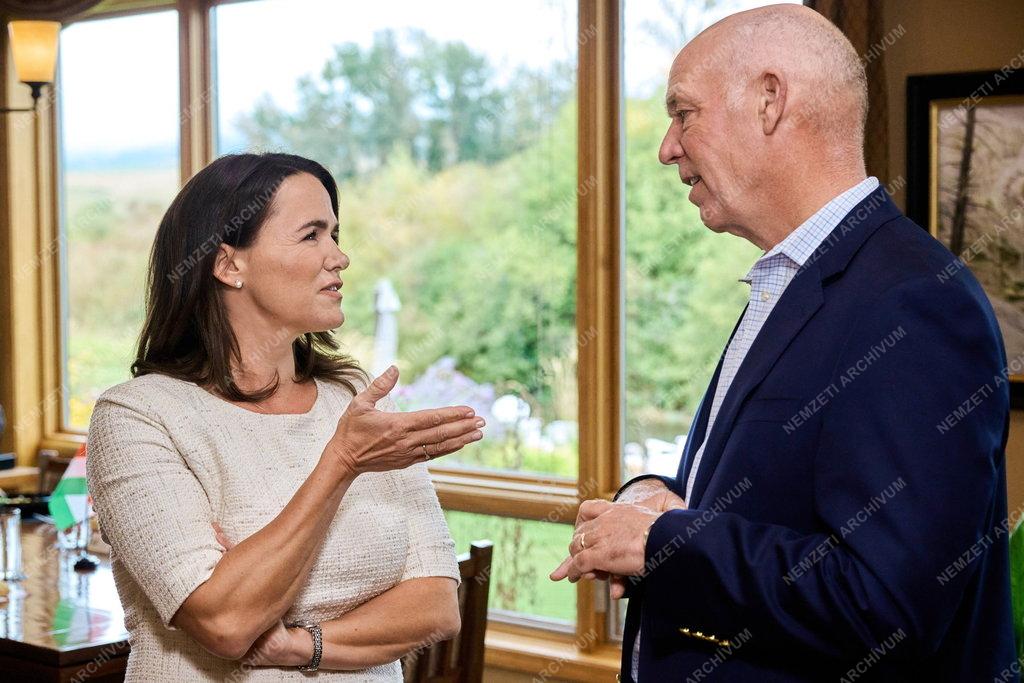 Novák Katalin Montanában