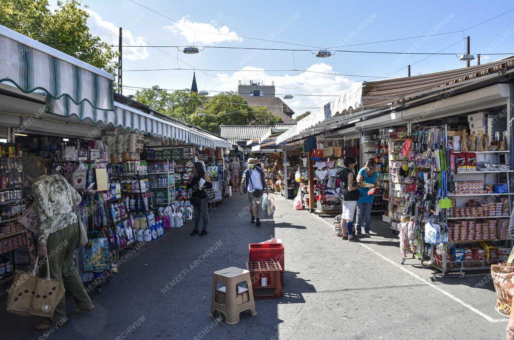 Kereskedelem - Budapest - Bosnyák téri piac