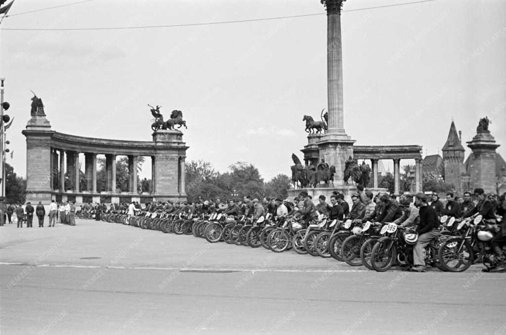 Sport - Gyorsasági motorverseny