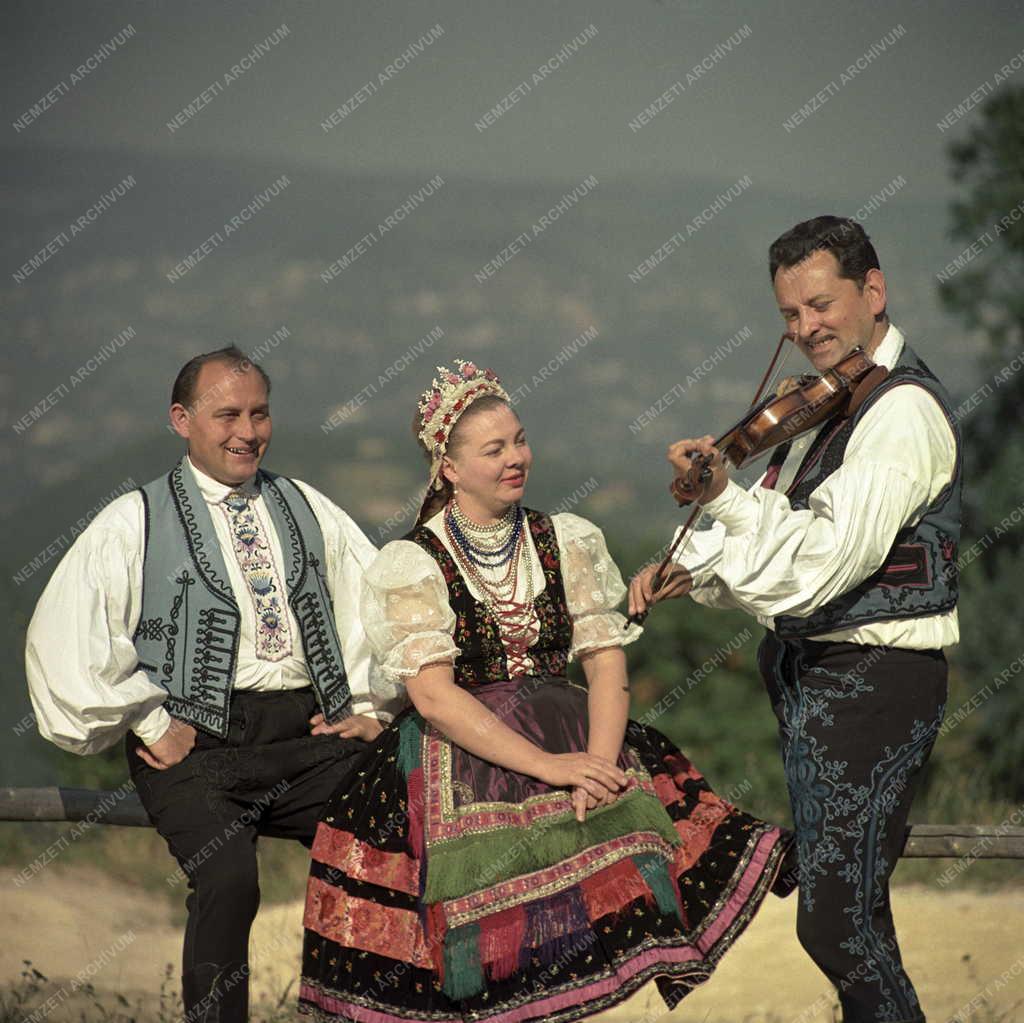 Kultúra - A Magyar Állami Népi Együttes énekpróbáján