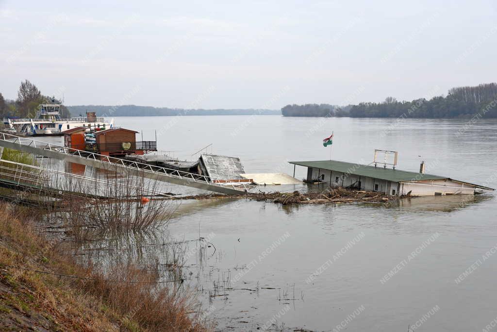 Tájkép - Vác - Móló étterem