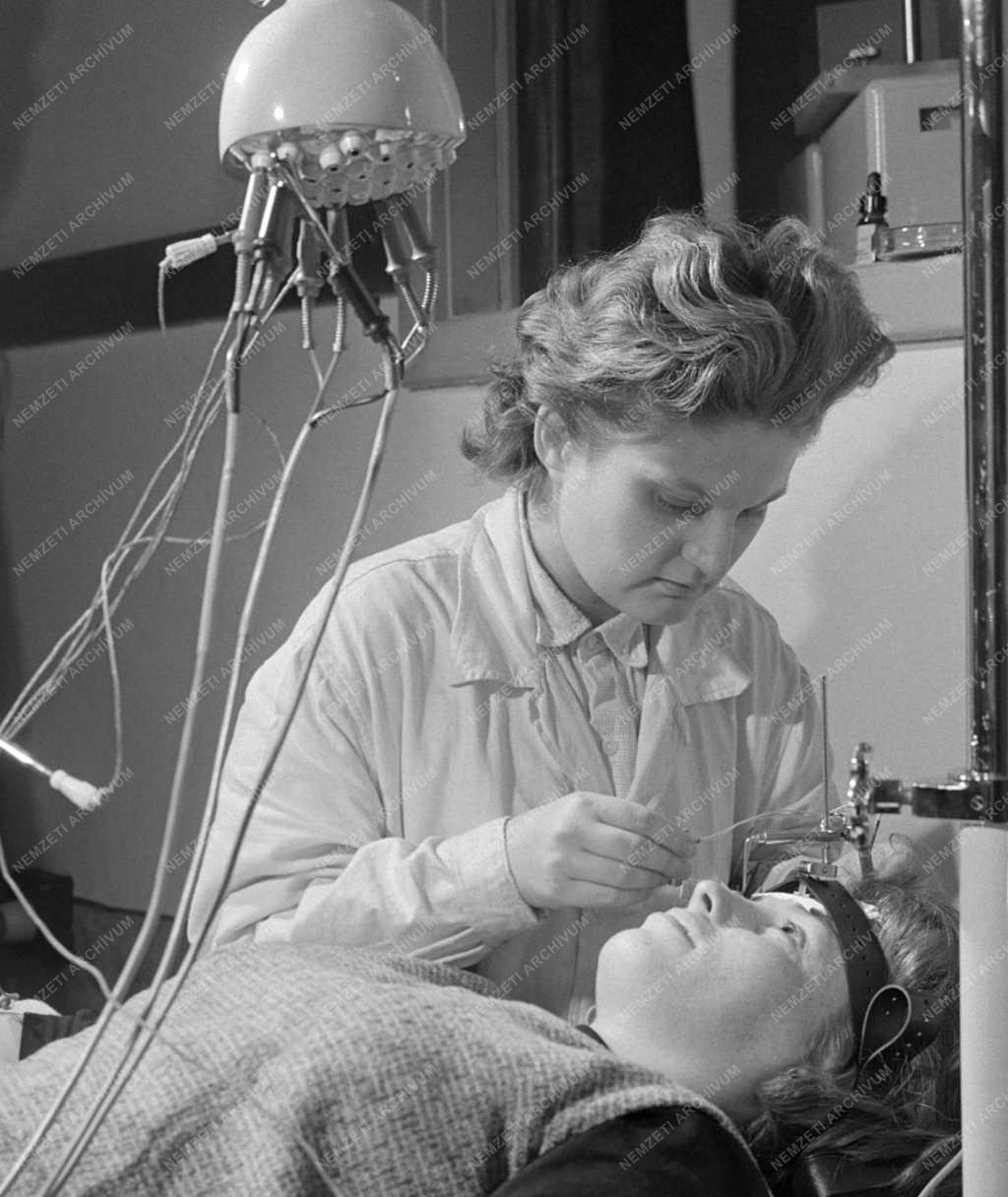 Egészségügy - Szemészeti műtét