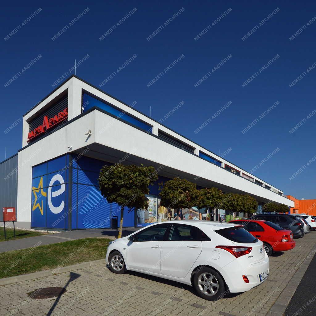 Kereskedelem - Alphapark Keszthely bevásárlóközpont - EURONICS