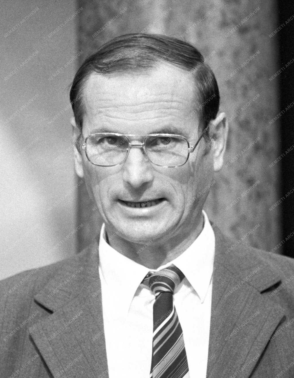 Belpolitika - Országgyűlés