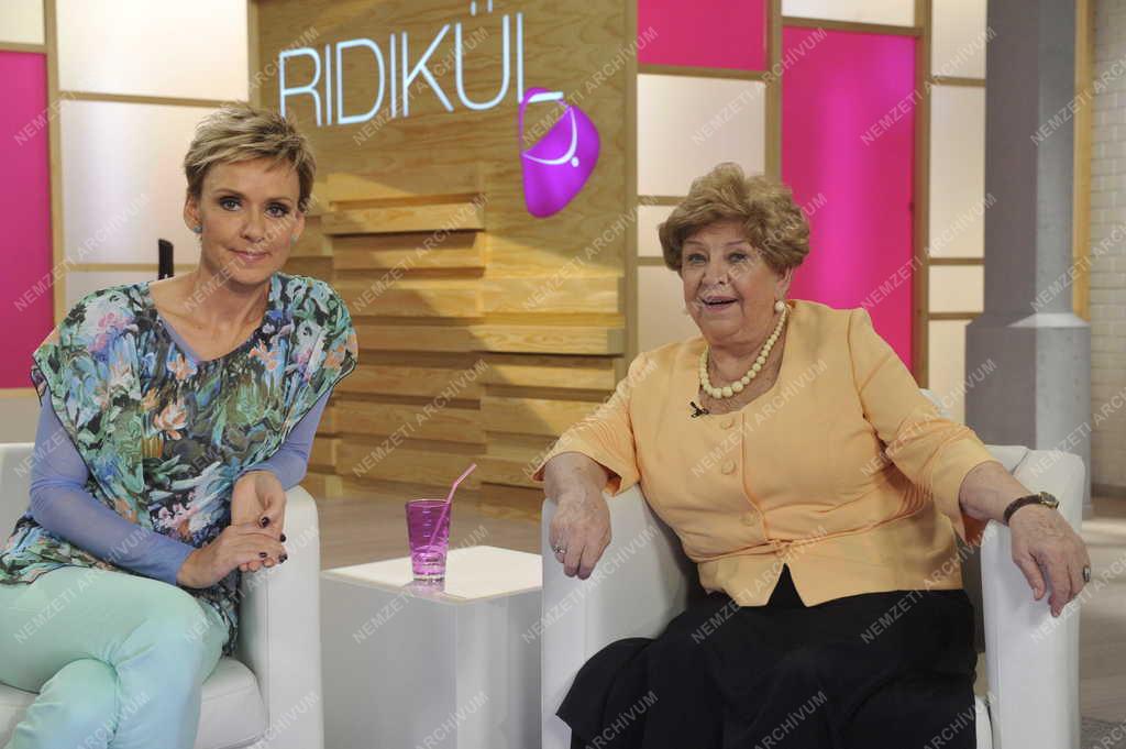 Televízió - Ridikül című női beszélgetős műsor