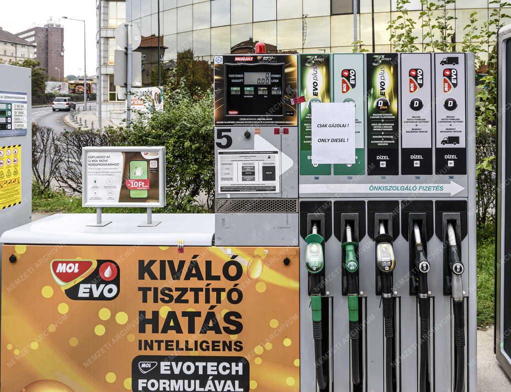 Energia - Közlekedés - MOL üzemanyagtöltő állomás a fővárosban
