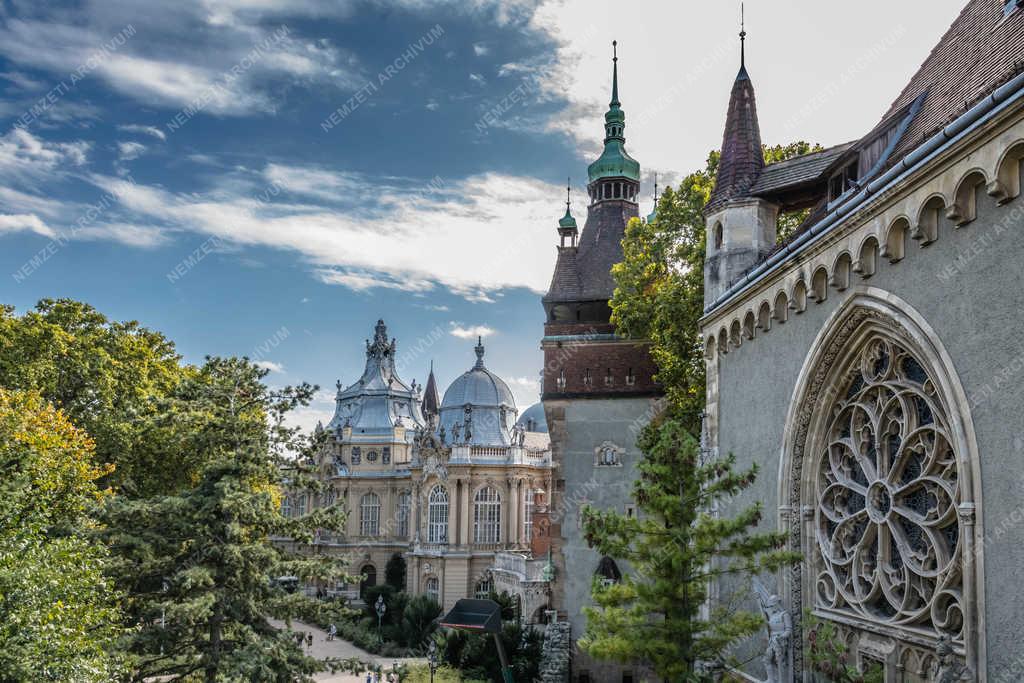 Műemlék épület - Budapest - Vajdahunyad vára