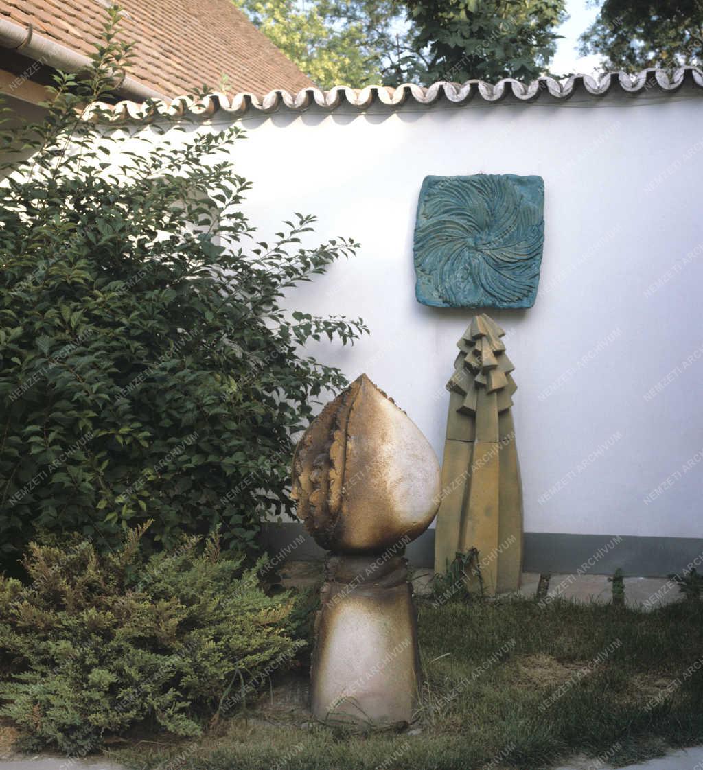 Képzőművészet - Nemzetközi Kerámia Kísérleti Stúdió