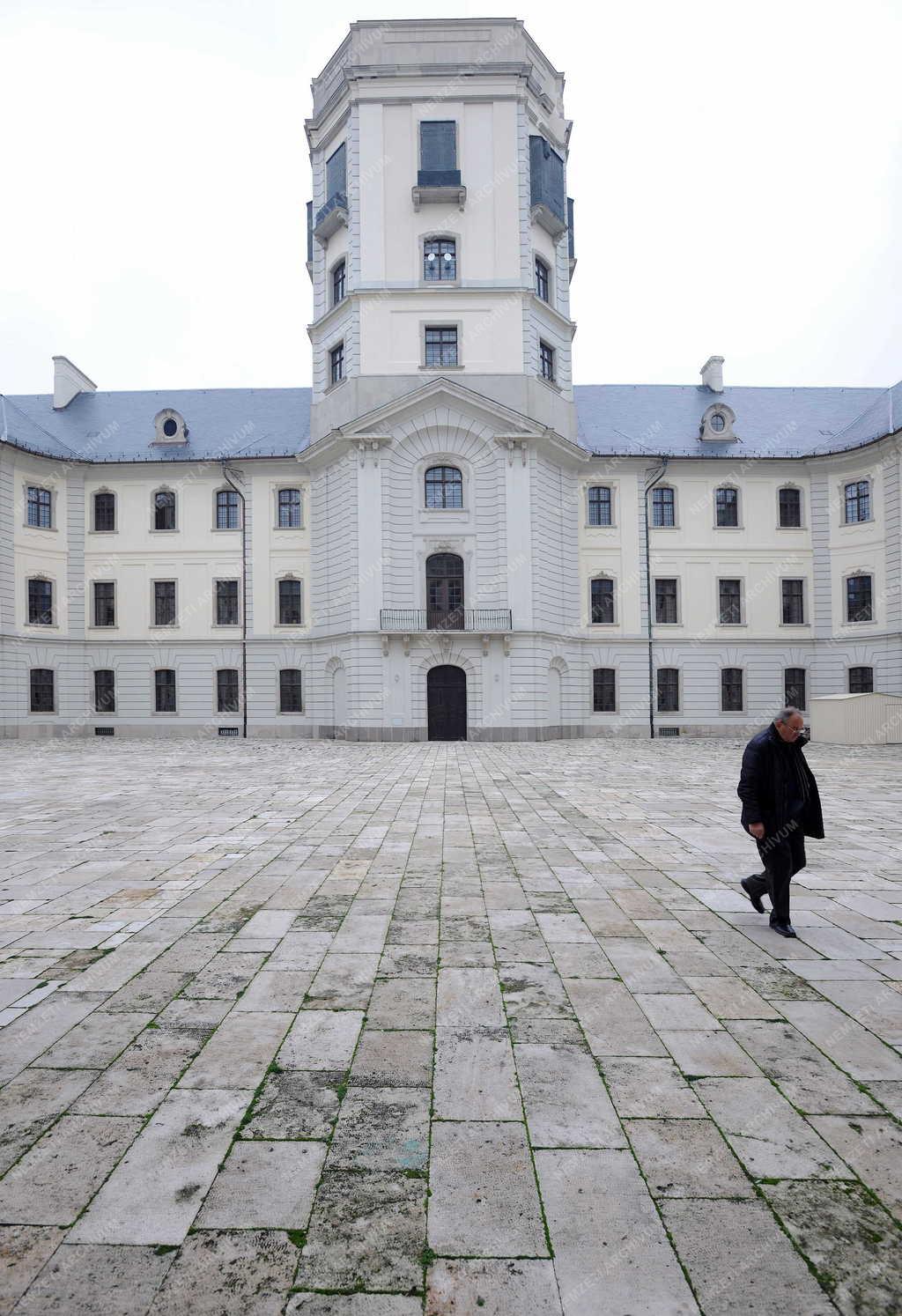 Eger - Az Eszterházy Károly Főiskola épülete