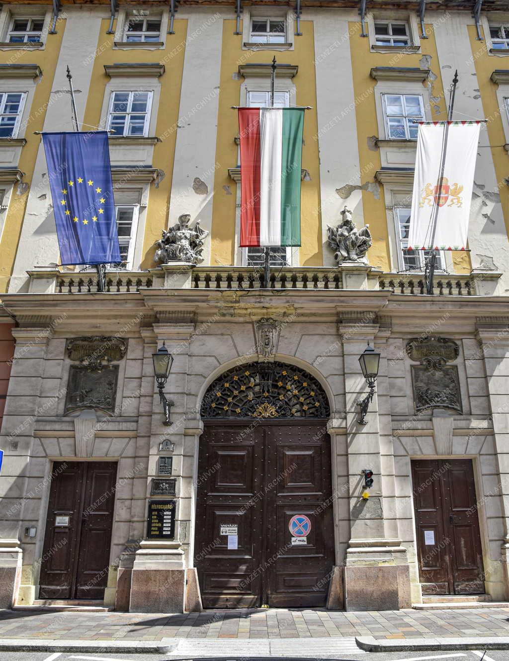 Közigazgatás - Budapest Főváros Önkormányzata Főpolgármesteri Hivatal