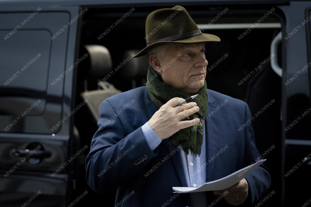 Miniszterelnöki interjú a Kossuth rádióban