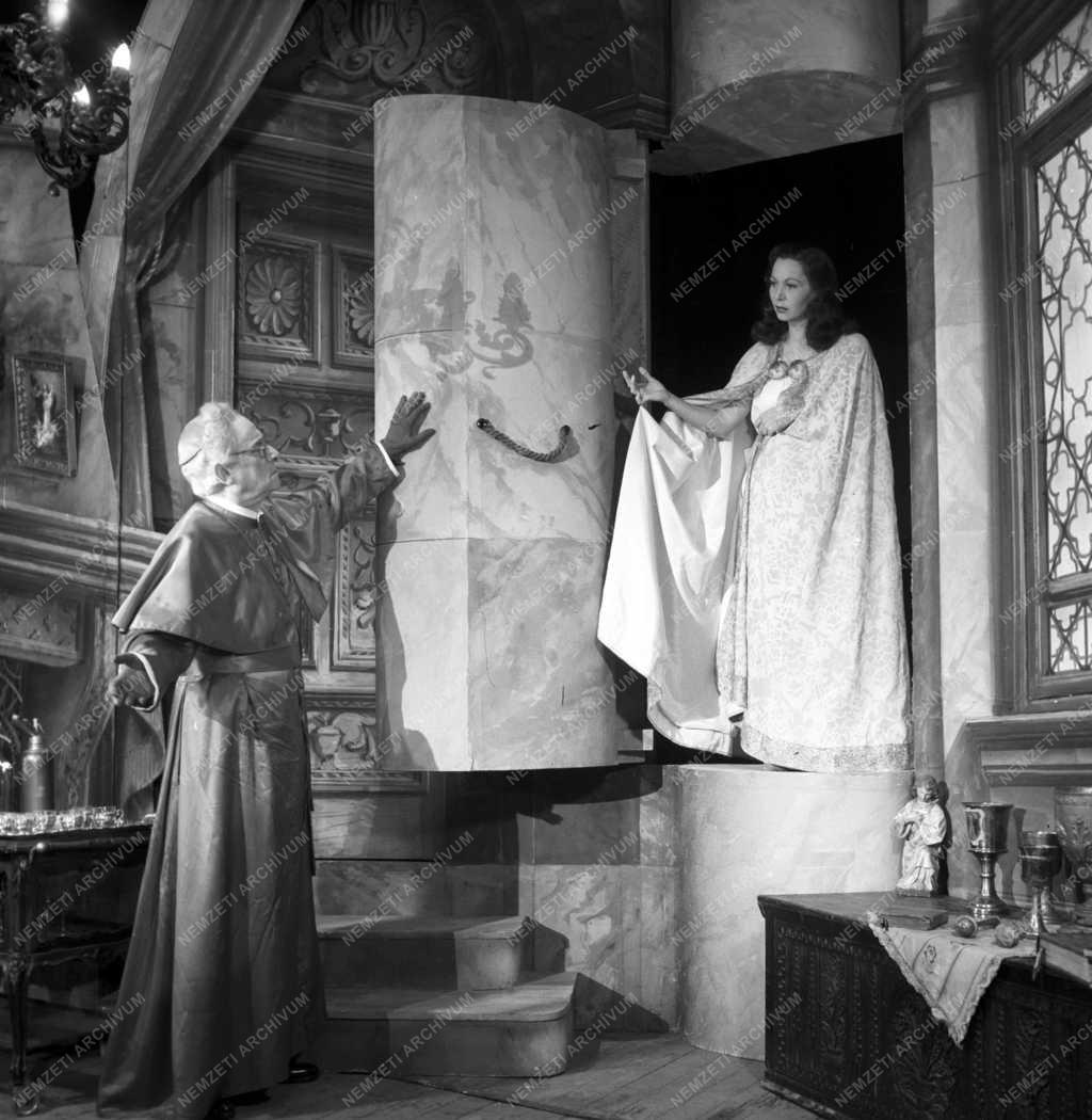 Színház - Vidám Színpad - Vannak még hibák 