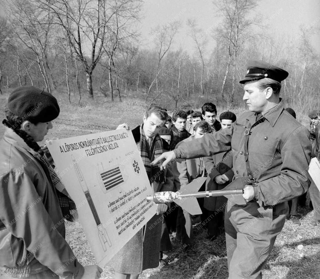 Szabadidő - MHS műszaki- és rakétaszakkör
